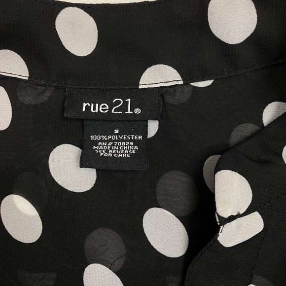 Black & White Polka Dot Sleeveless Tunic Top - Picture 7 of 7